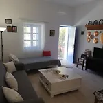 Blue House Ξενοδοχείο με διαμερίσματα 3*
